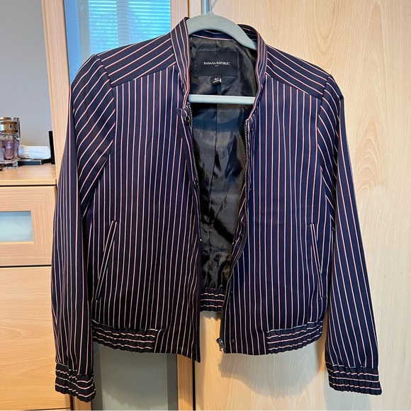 ✨HOST PICK✨ Banana Republic Navy Pinstriped Tailored Jacket EUC - Picture 5 of 7